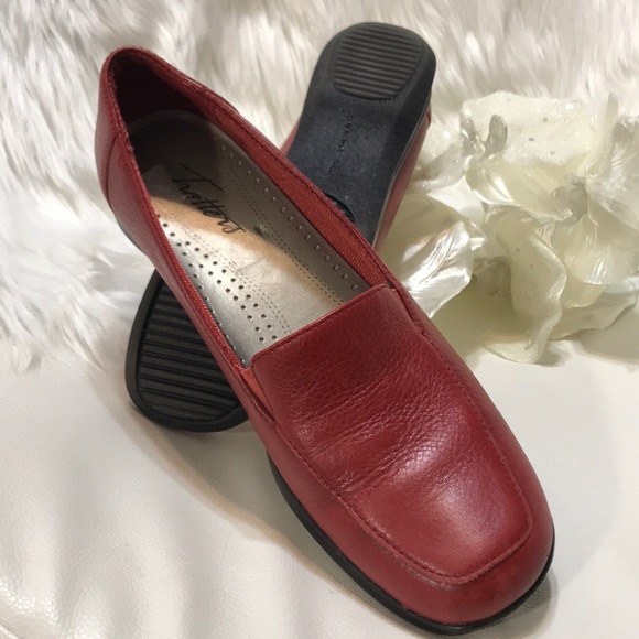 TROTTERS RED LEATHER JACOB SLIP ON SHOES - Picture 5 of 5